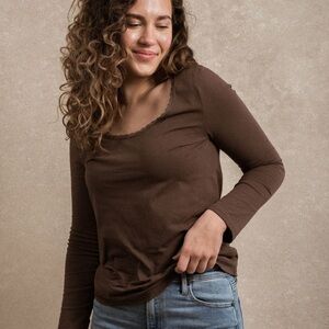 Neuflora Lenora Top - Dark Brown